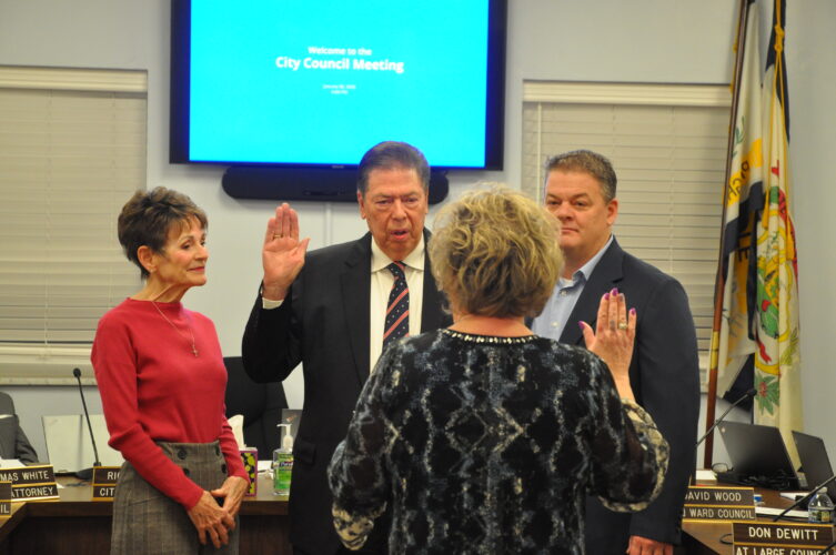 Randy Chamberlain Sworn In as Moundsville Mayor